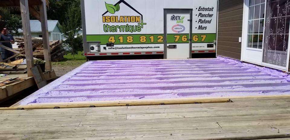 Application d’uréthane giclé sur plancher pour une isolation performante  à Roberval