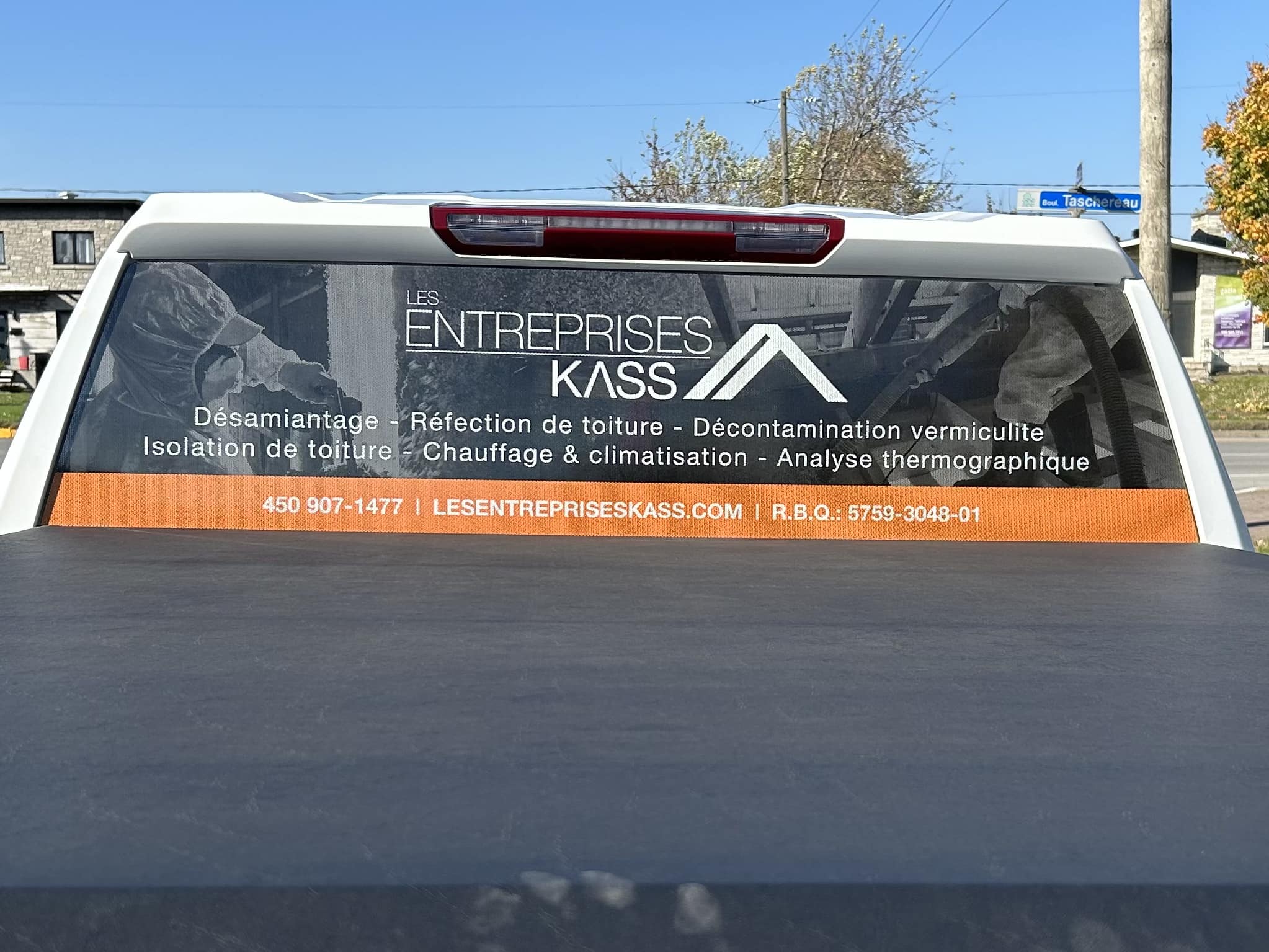 Application d’uréthane giclé sur plancher pour une isolation performante dans le Sud-Ouest de Montréal