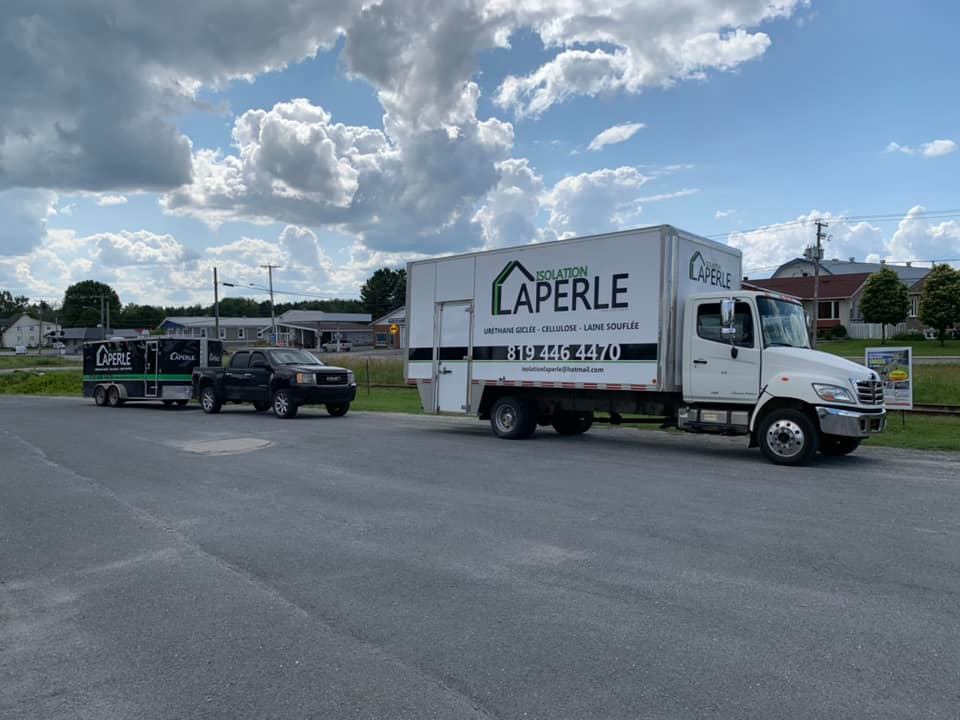 Application d’uréthane giclé sur plancher pour une isolation performante dans les Cantons-de-l’Est